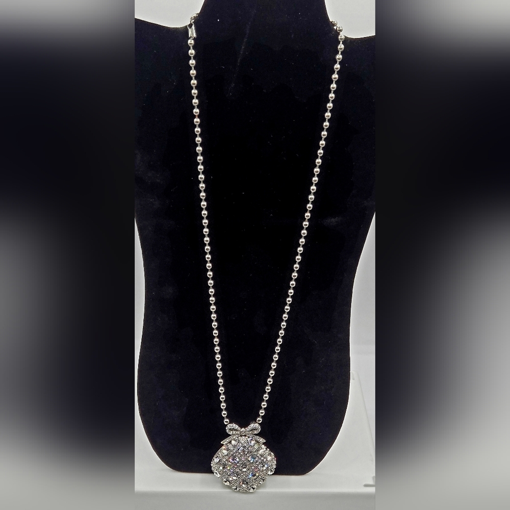 VINTAGE Silver Tone Rhinestone Pendant Necklace Silver Tone Bow - Picture 2 of 6